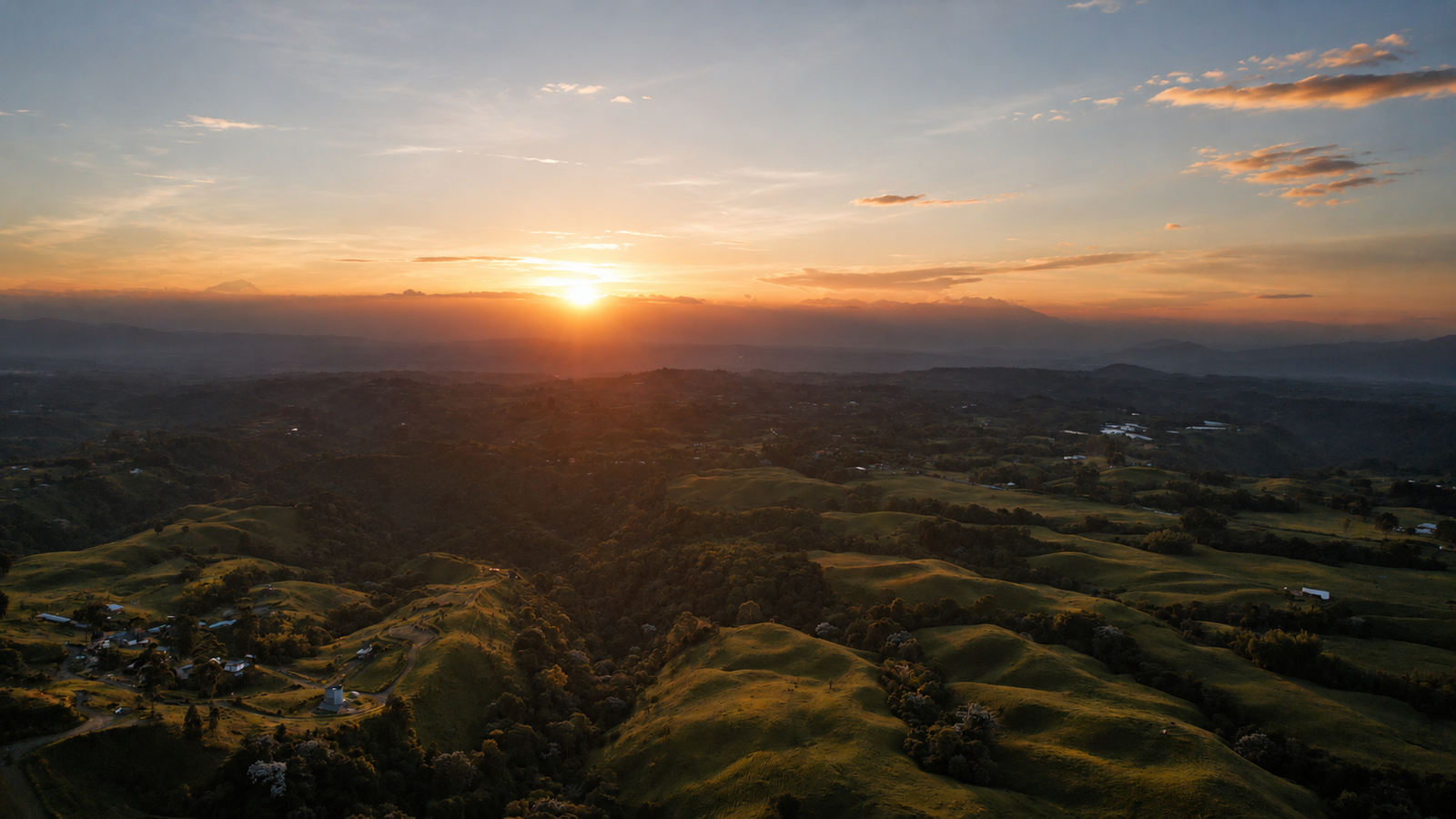 Vstas, puesta de sol, colina campestre